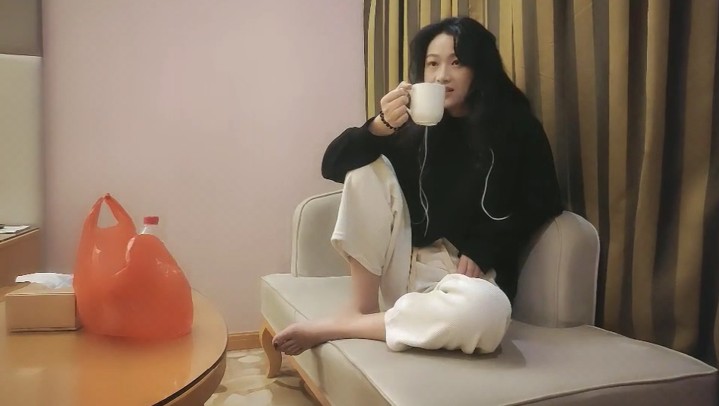 漂亮外围女劲操两次