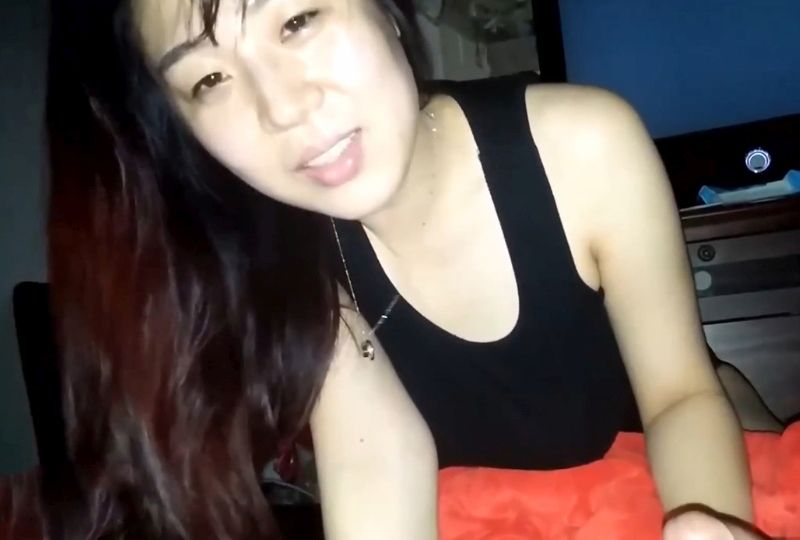 吃瓜,爆料大屌青年的鸡巴都顶到子宫了!